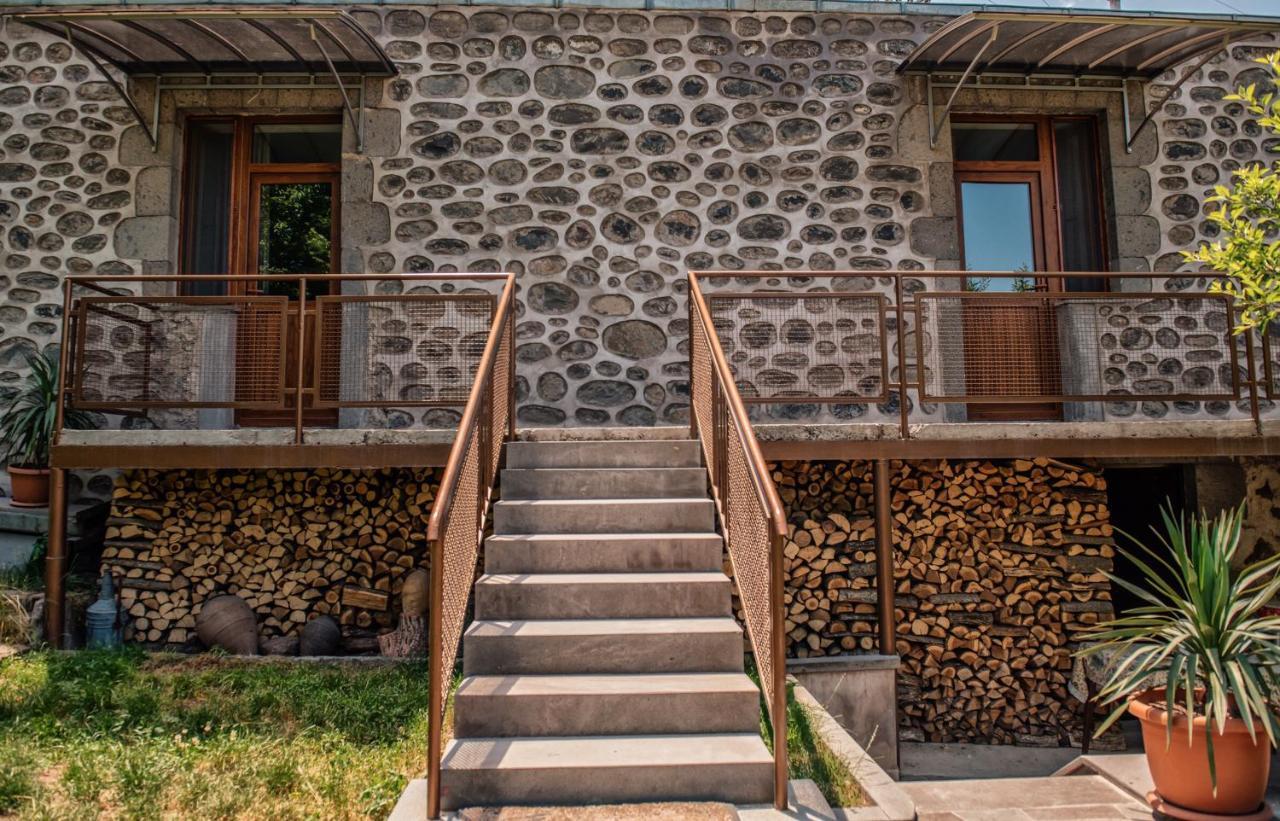 Hayi Tun Guest House Goris Buitenkant foto