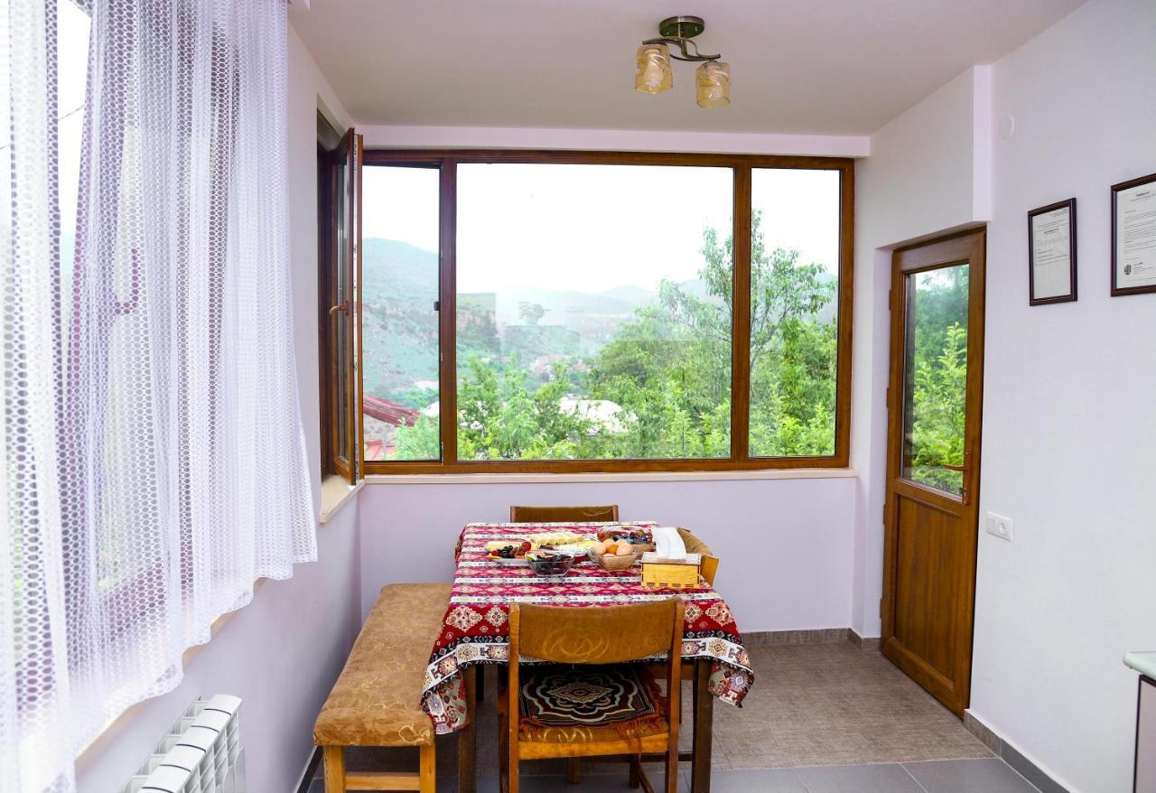 Hayi Tun Guest House Goris Buitenkant foto