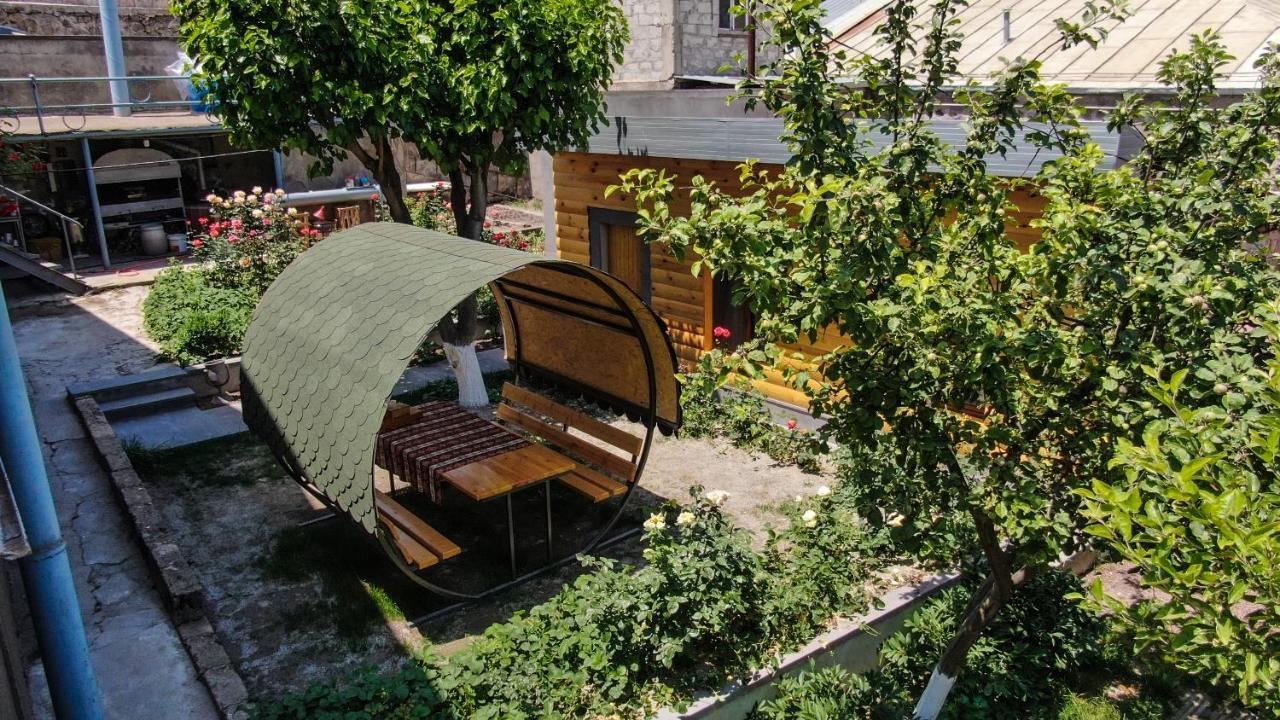 Hayi Tun Guest House Goris Buitenkant foto