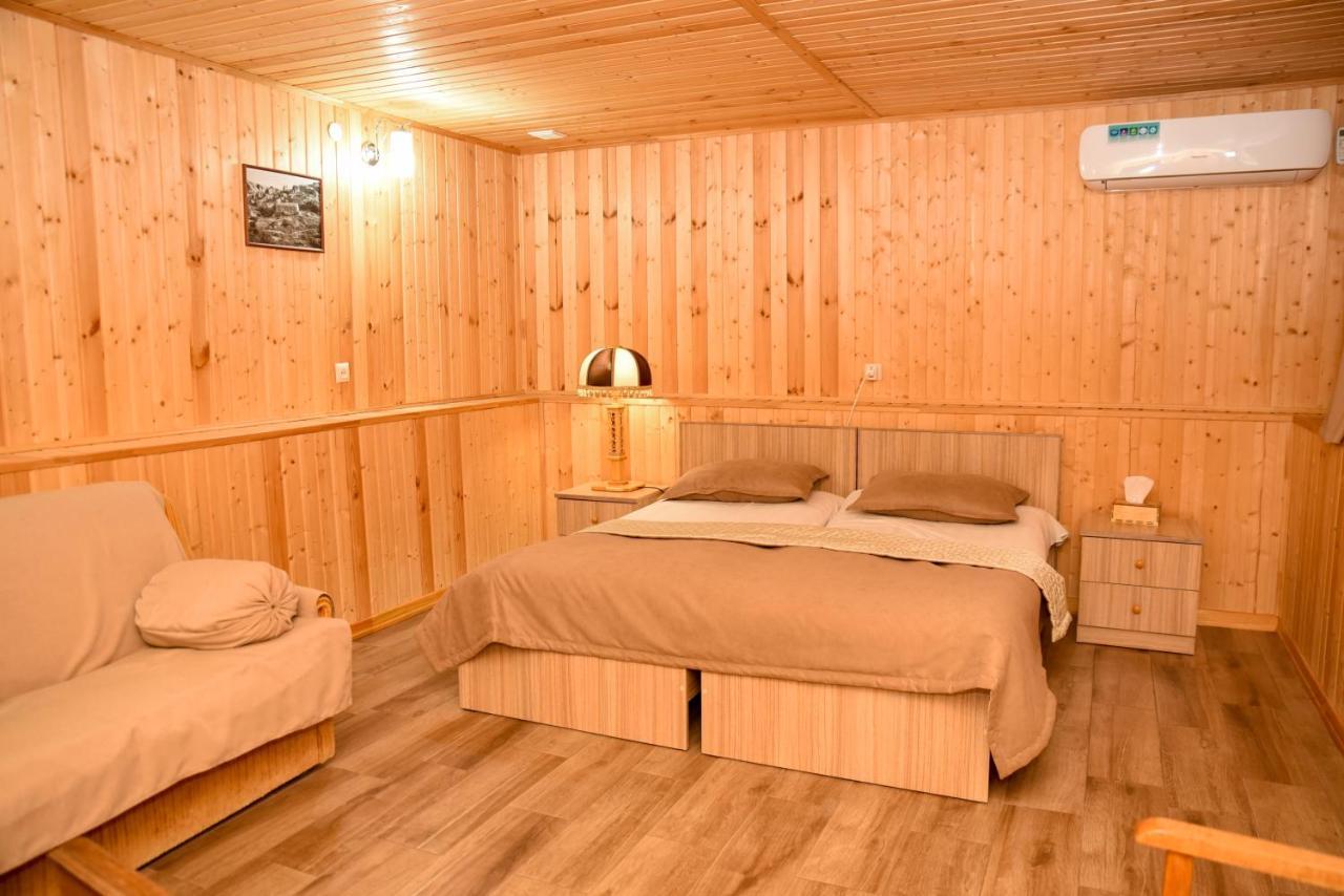 Hayi Tun Guest House Goris Buitenkant foto
