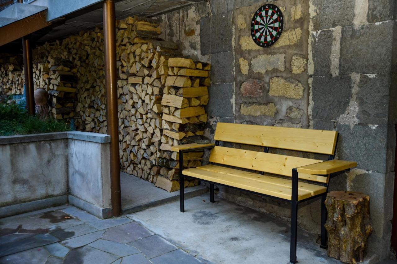 Hayi Tun Guest House Goris Buitenkant foto