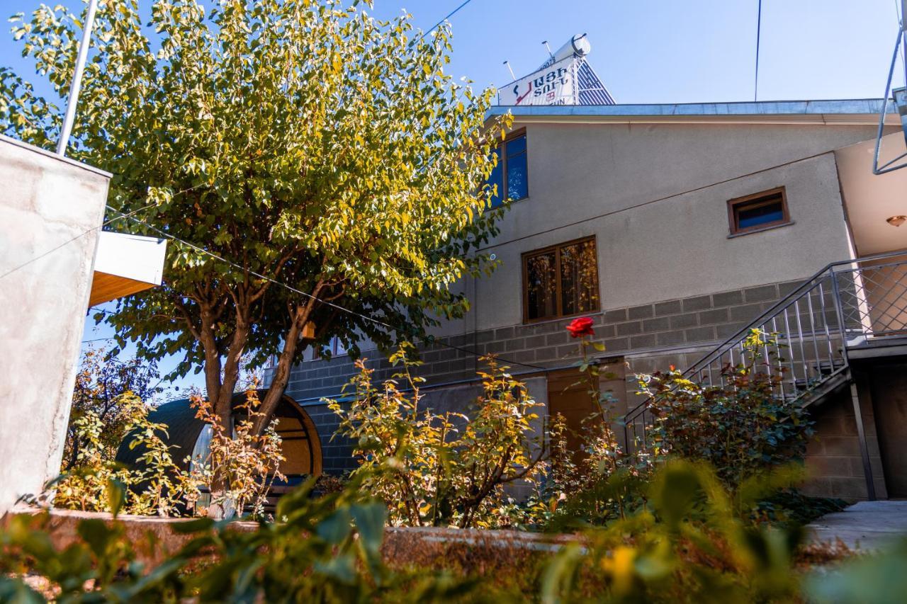 Hayi Tun Guest House Goris Buitenkant foto