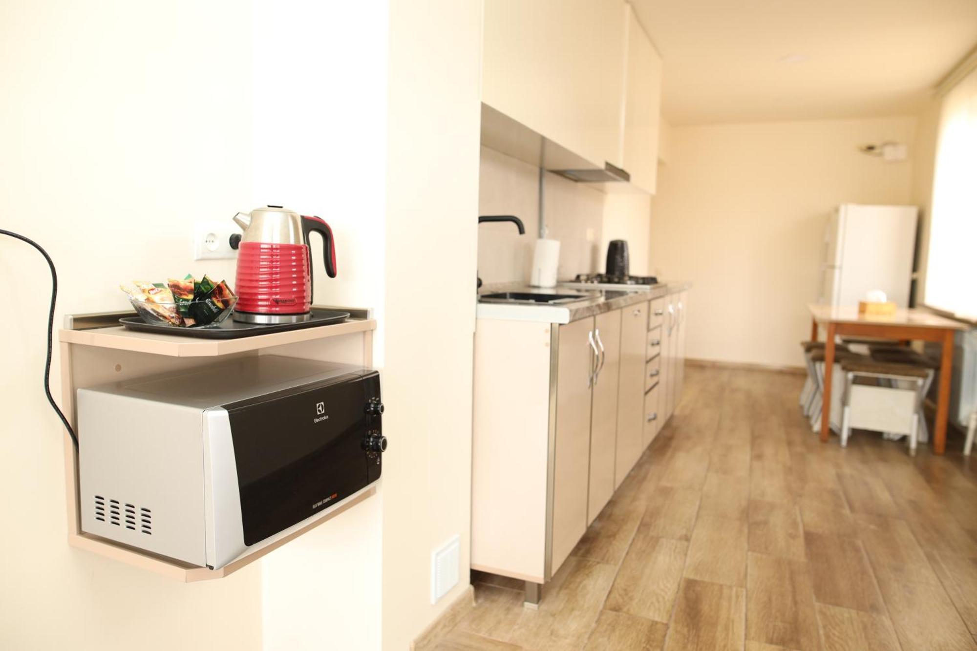 Hayi Tun Guest House Goris Buitenkant foto