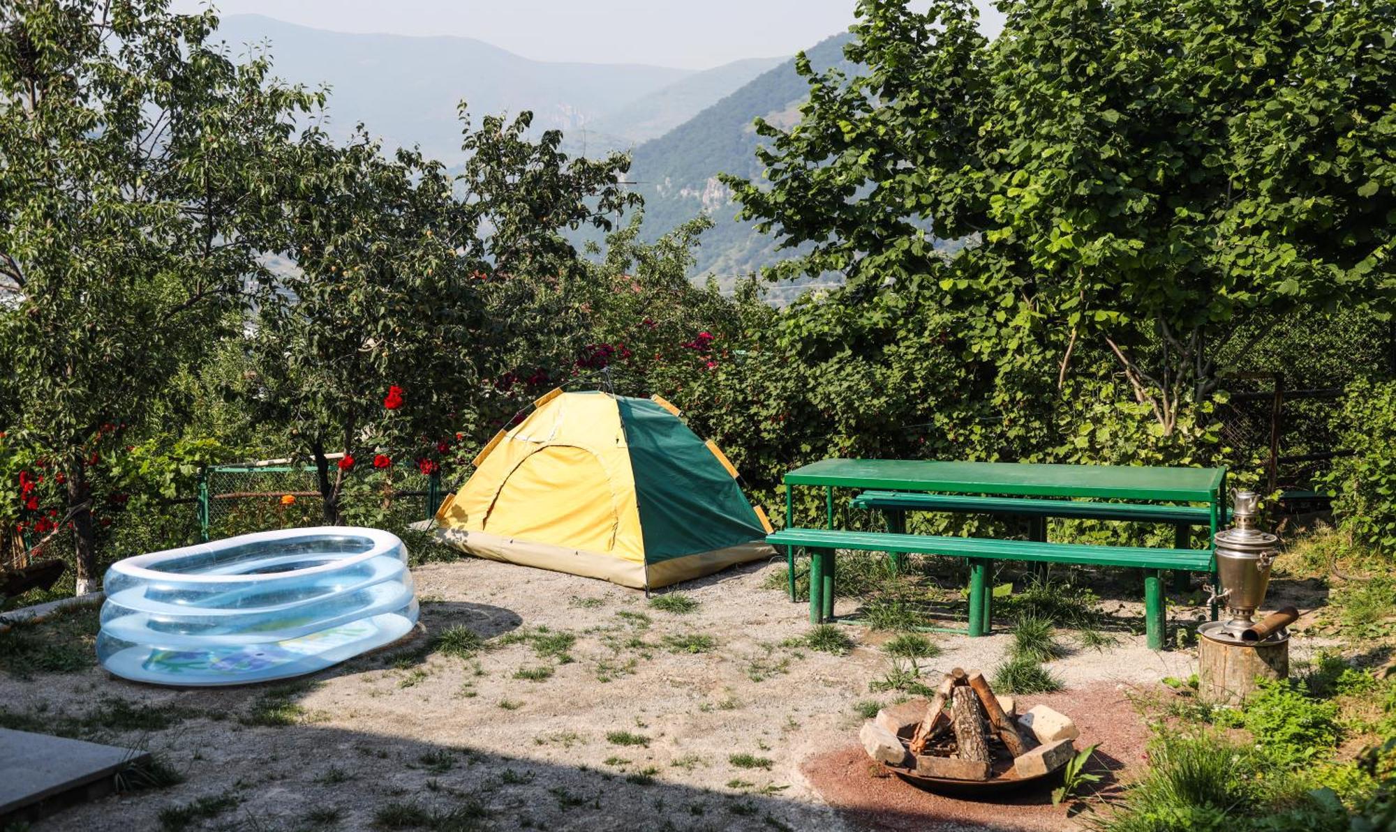 Hayi Tun Guest House Goris Buitenkant foto