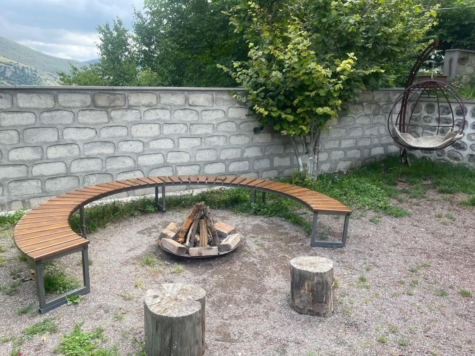Hayi Tun Guest House Goris Buitenkant foto