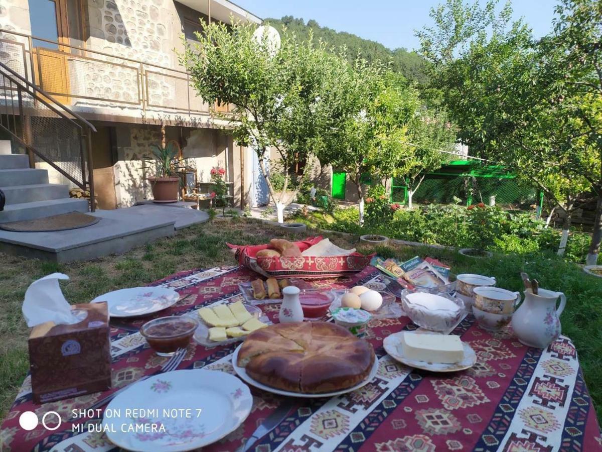 Hayi Tun Guest House Goris Buitenkant foto