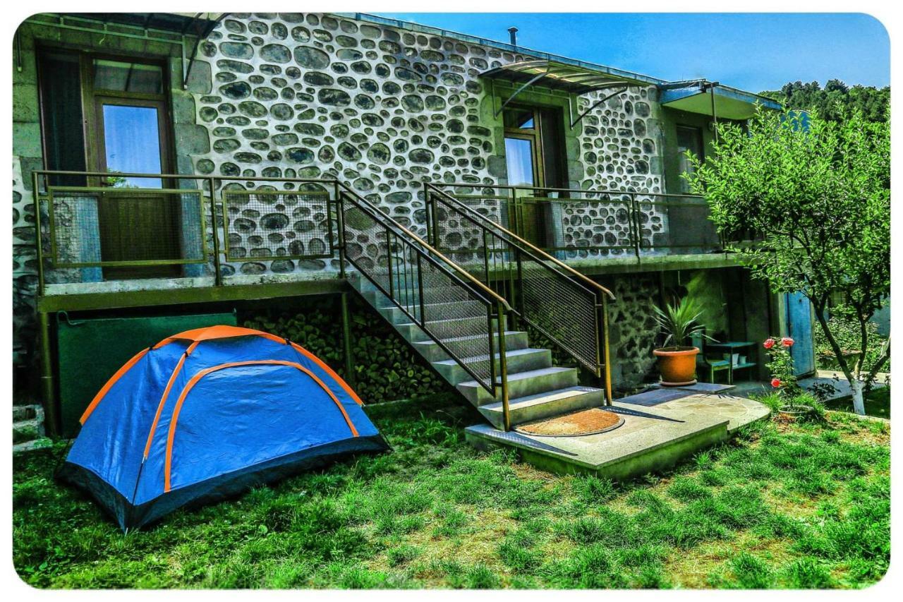 Hayi Tun Guest House Goris Buitenkant foto