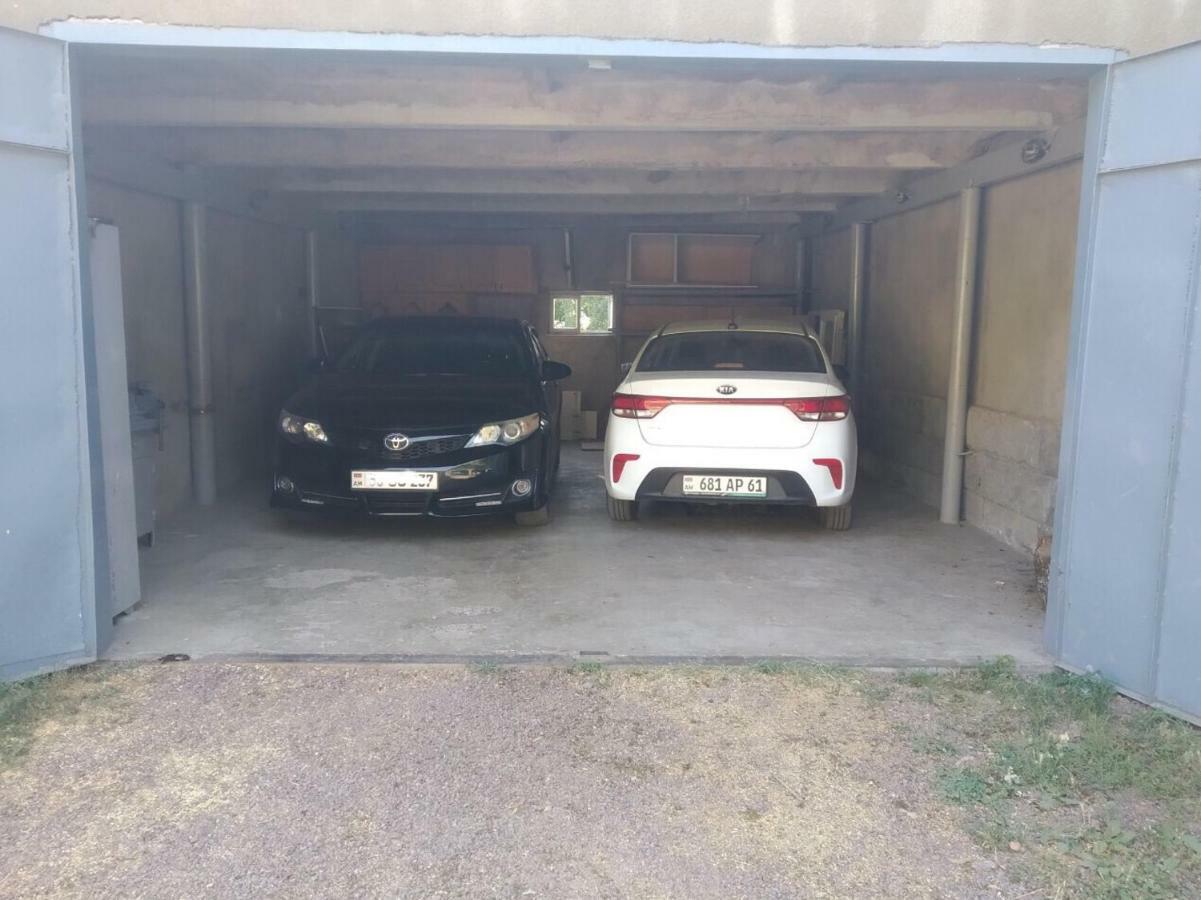 Hayi Tun Guest House Goris Buitenkant foto